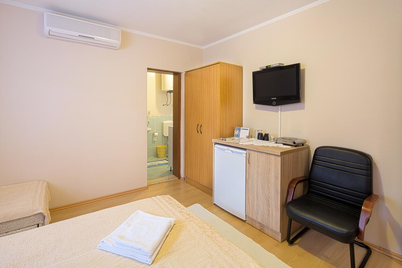 בודווה Apartmani Zeljko Vujovic מראה חיצוני תמונה