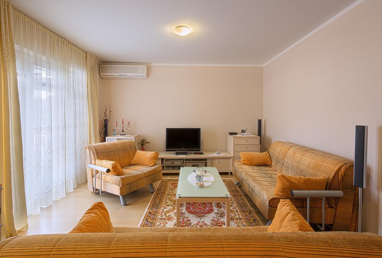 בודווה Apartmani Zeljko Vujovic מראה חיצוני תמונה